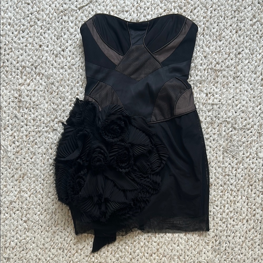 Elegant Black Strapless Dress with Floral Detail